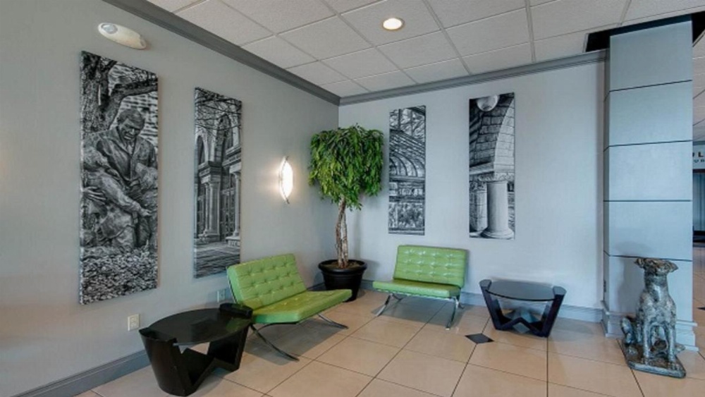 Holiday Inn At the Campus Image 16