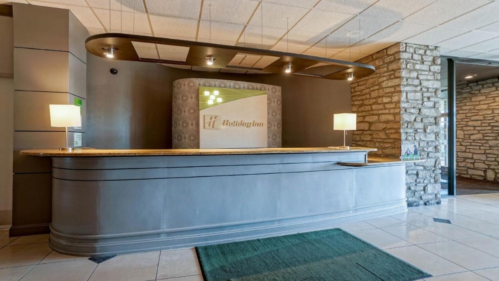 Holiday Inn At the Campus Image 17