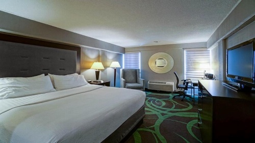 Holiday Inn At the Campus image 23