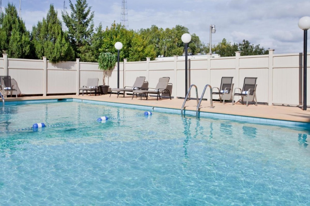 Holiday Inn At the Campus Image 6
